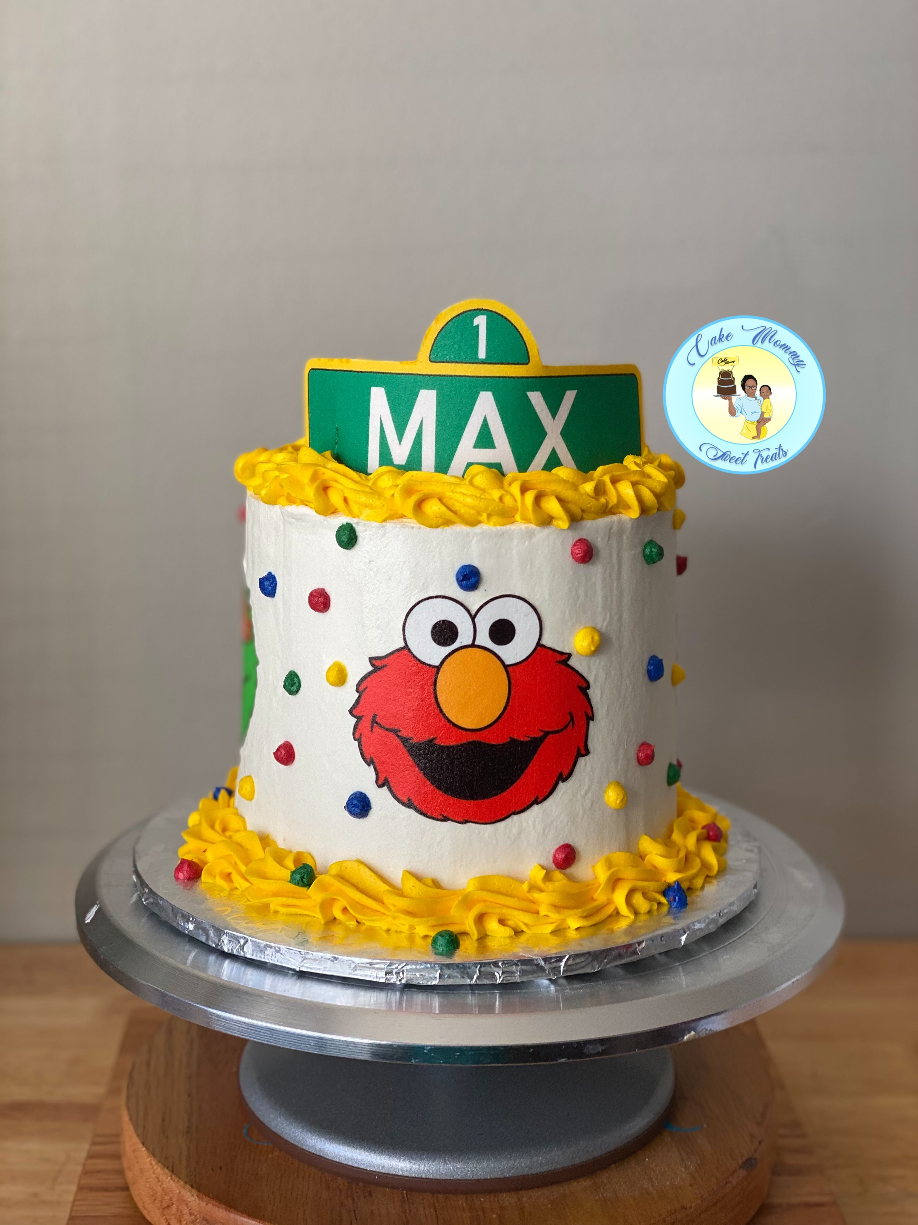 Specialty Round Cakes
