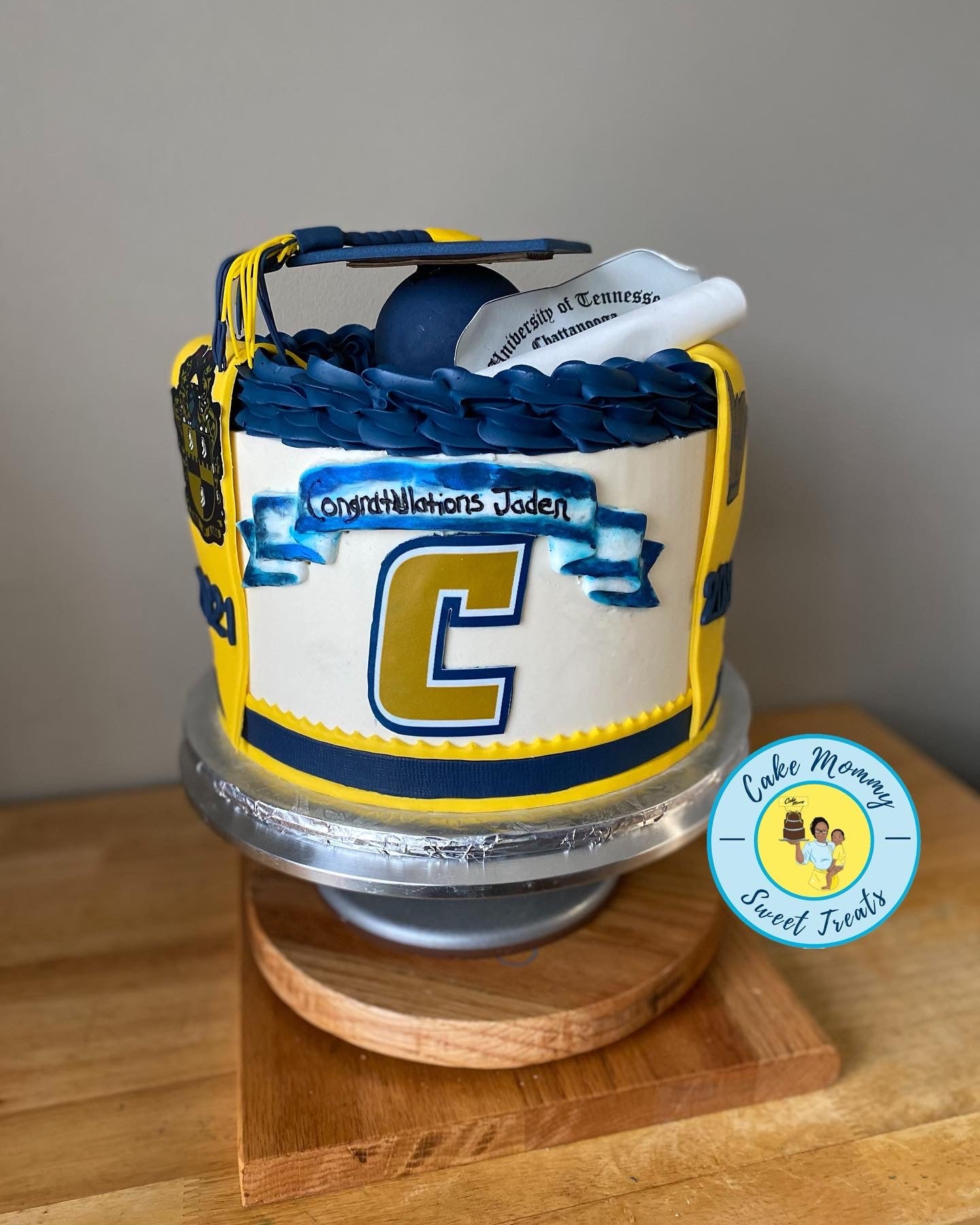 Specialty Round Cakes