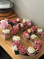 Load image into Gallery viewer, Butter Vanilla Cupcakes
