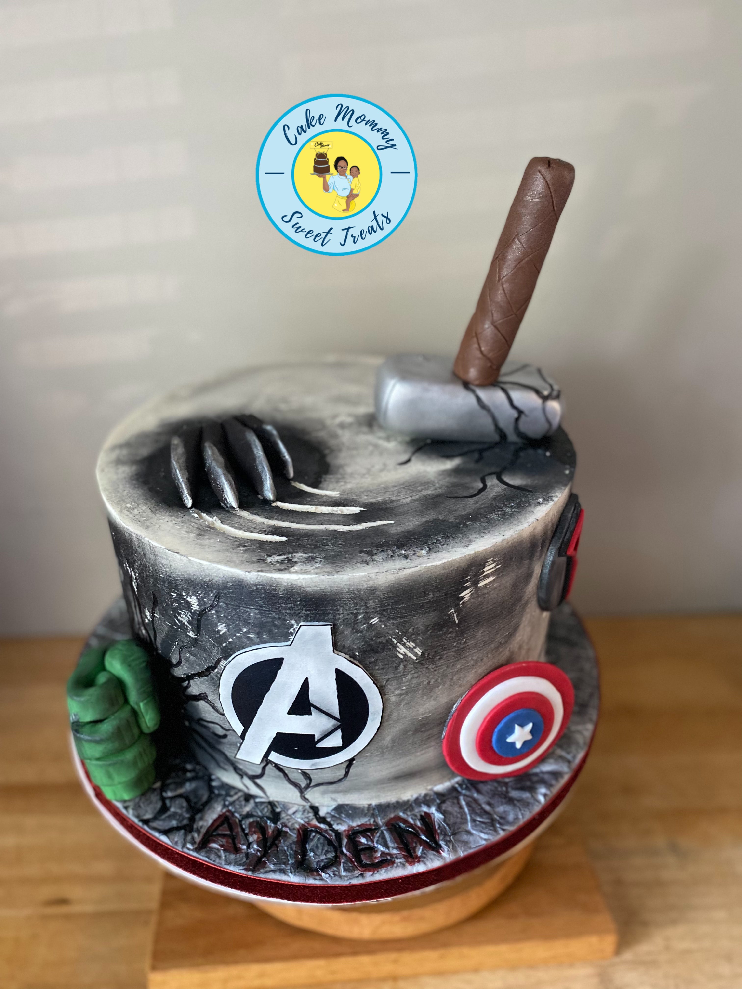 Specialty Round Cakes
